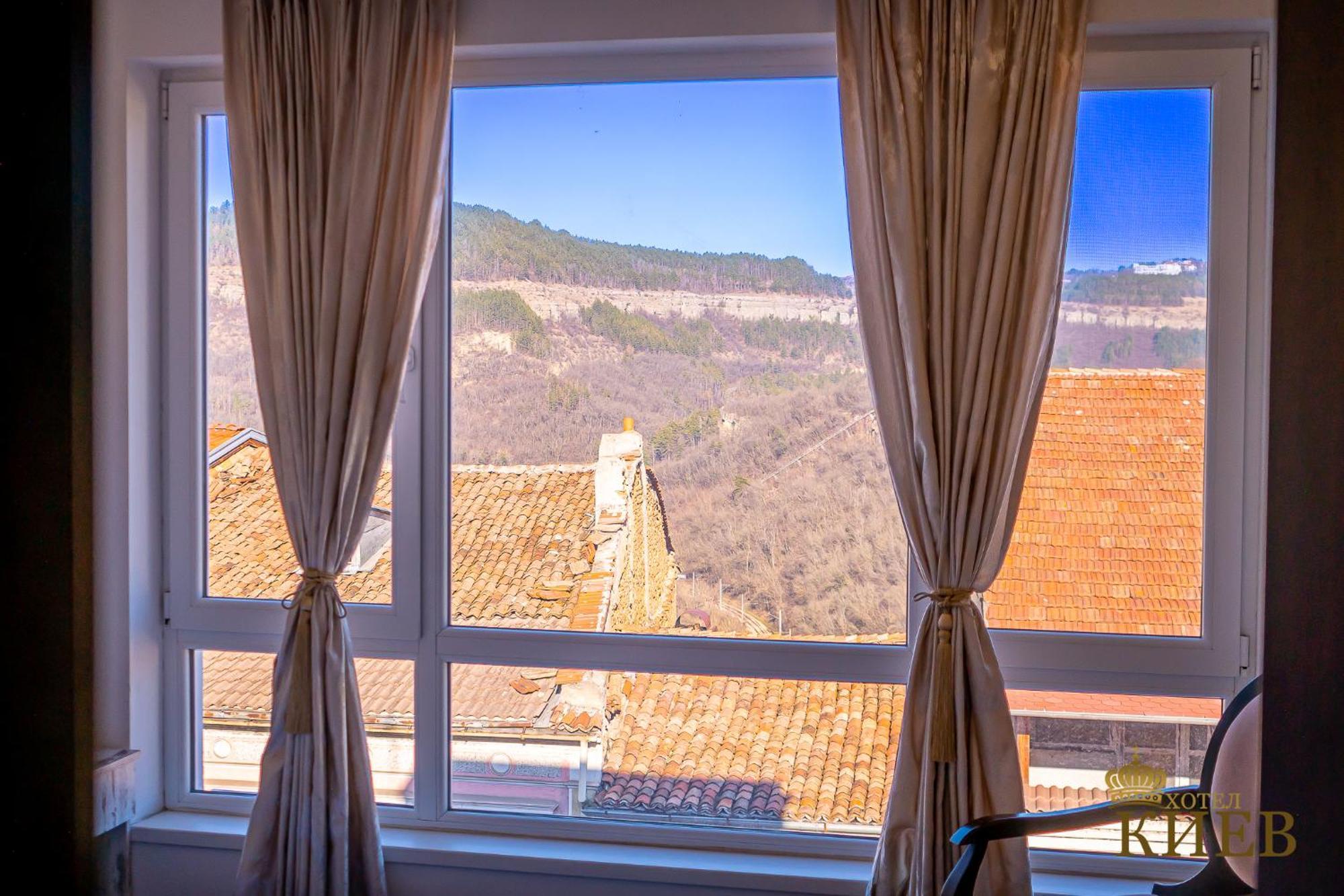 Hotel Kiev Veliko Tŭrnovo Exterior photo