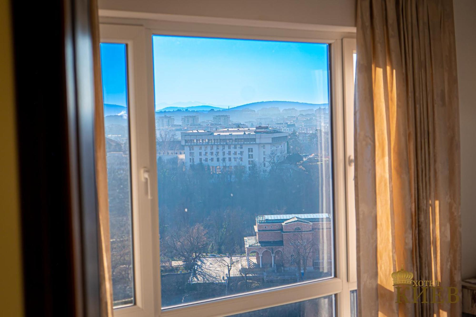 Hotel Kiev Veliko Tŭrnovo Exterior photo
