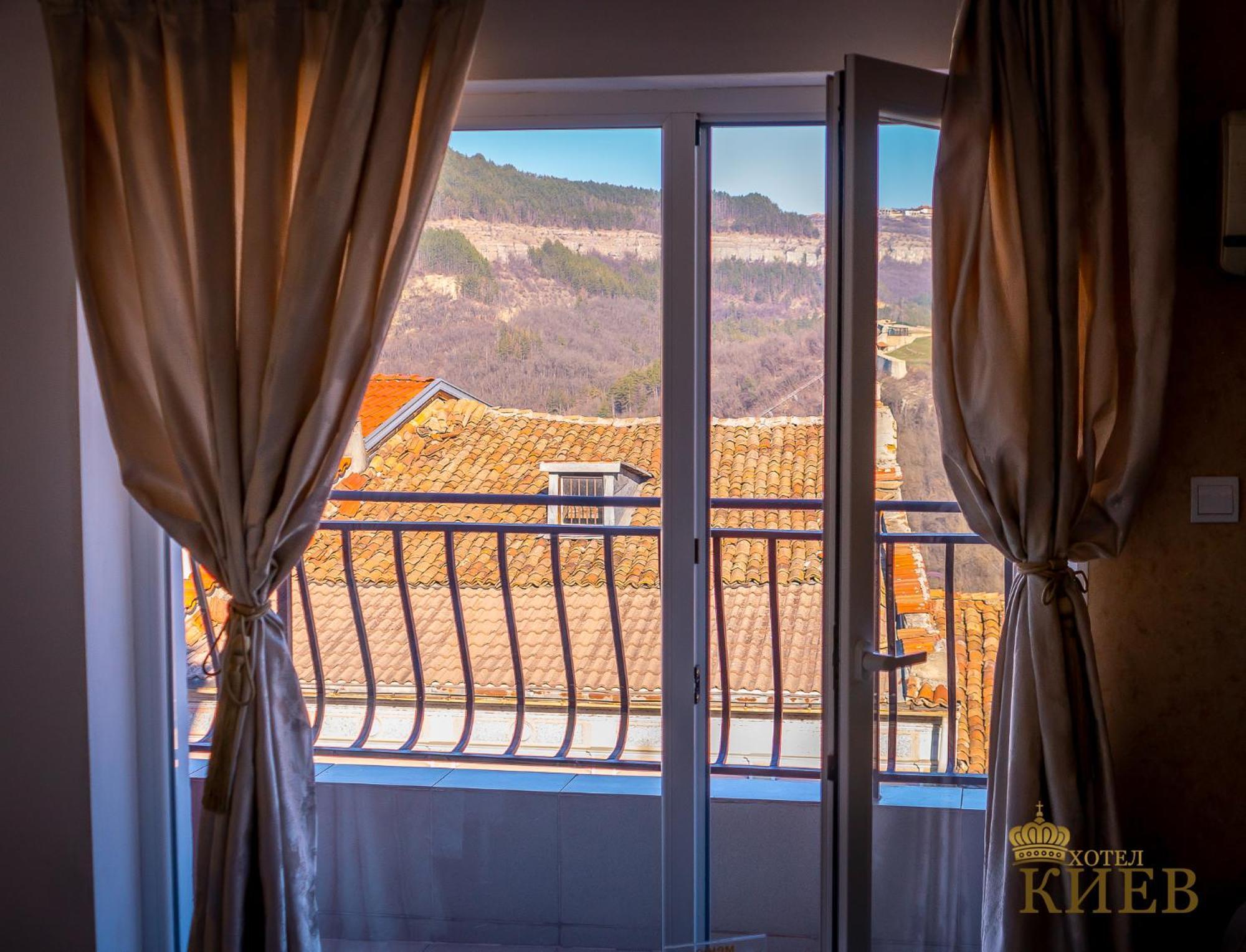 Hotel Kiev Veliko Tŭrnovo Exterior photo